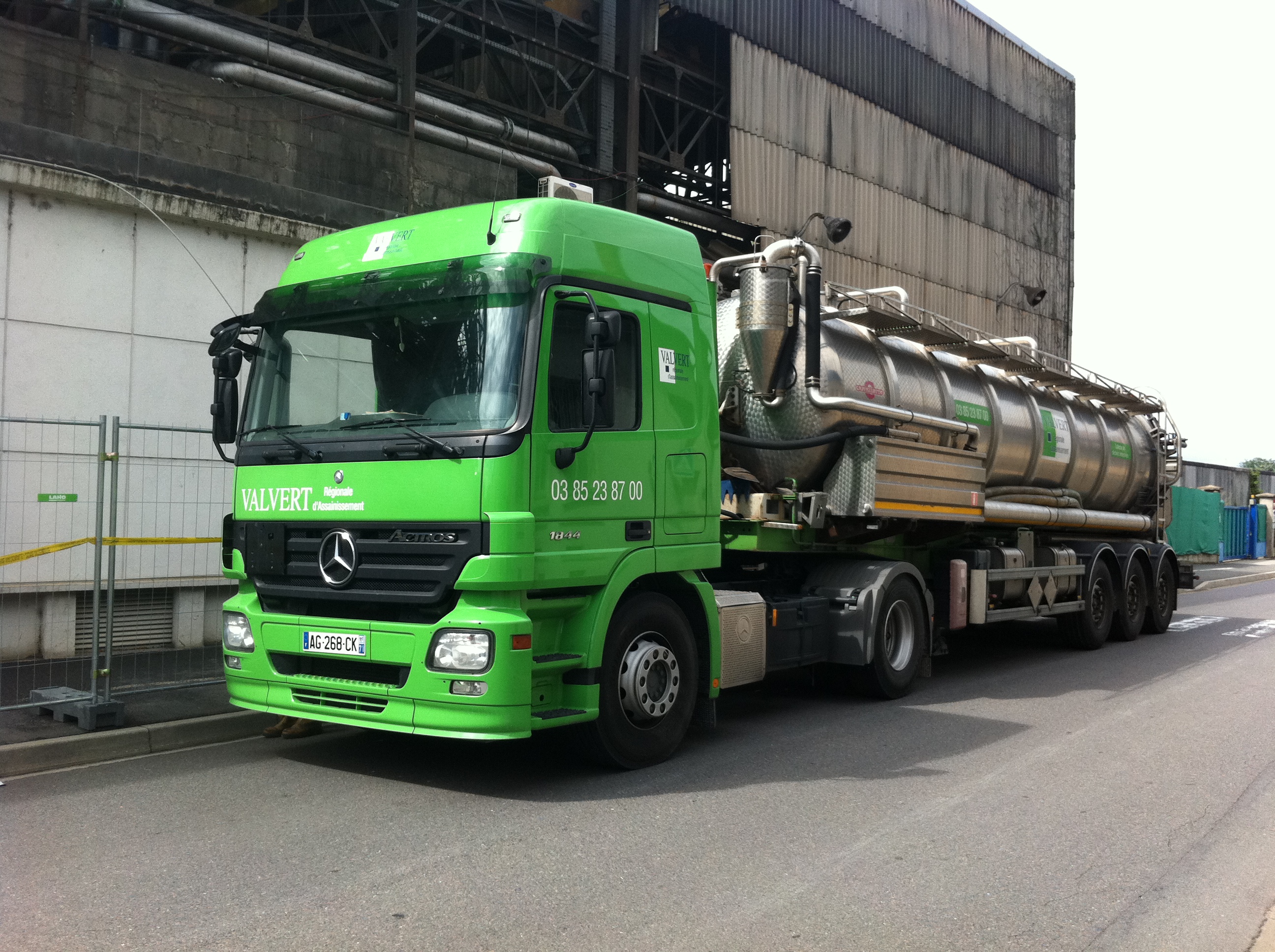 nettoyage-industriel-2-COLLECTE-d-ACIDES